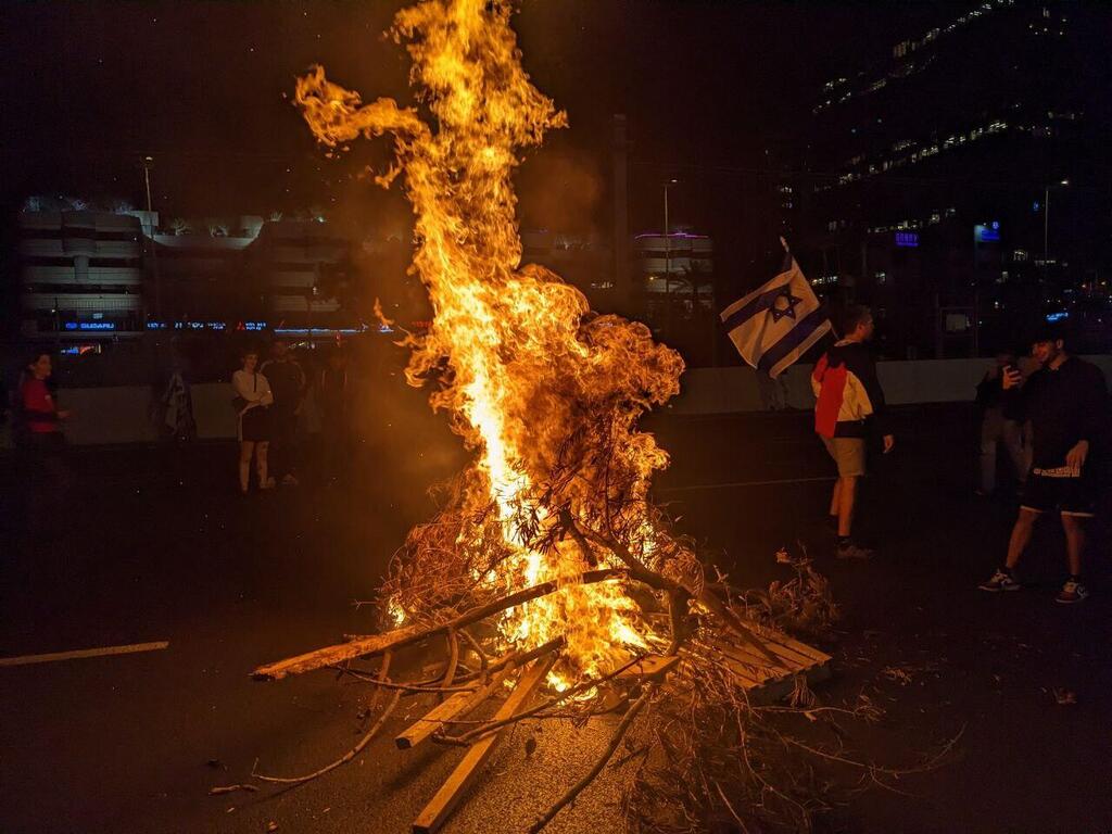 Ayalon protest in Tel Aviv after the firing of Galant 26.3 coup d'état