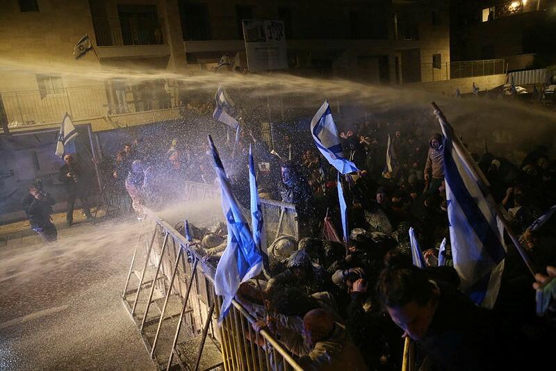 Demonstration in Jerusalem after Gallant's dismissal, a coup d'état
