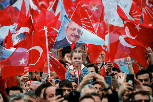 צילומים: Yasin AKGUL/AFP, REUTERS/Cagla Gurdogan